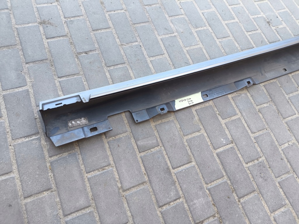 Накладка поріг ,поріг правий mercedes cla w118 amg в Україні