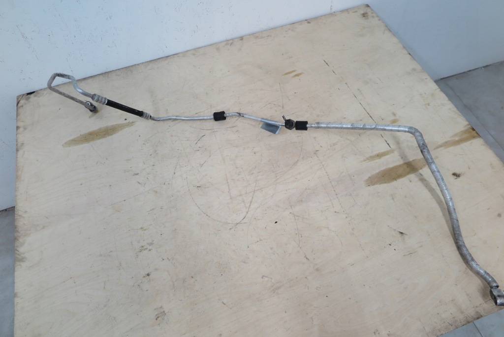 Купити Патрубок шланг кондиціонера bmw seria 7 e65 8379837