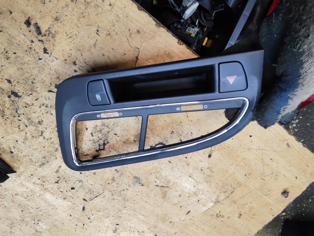 фото №1, Peugeot 5008 i полка бардачок