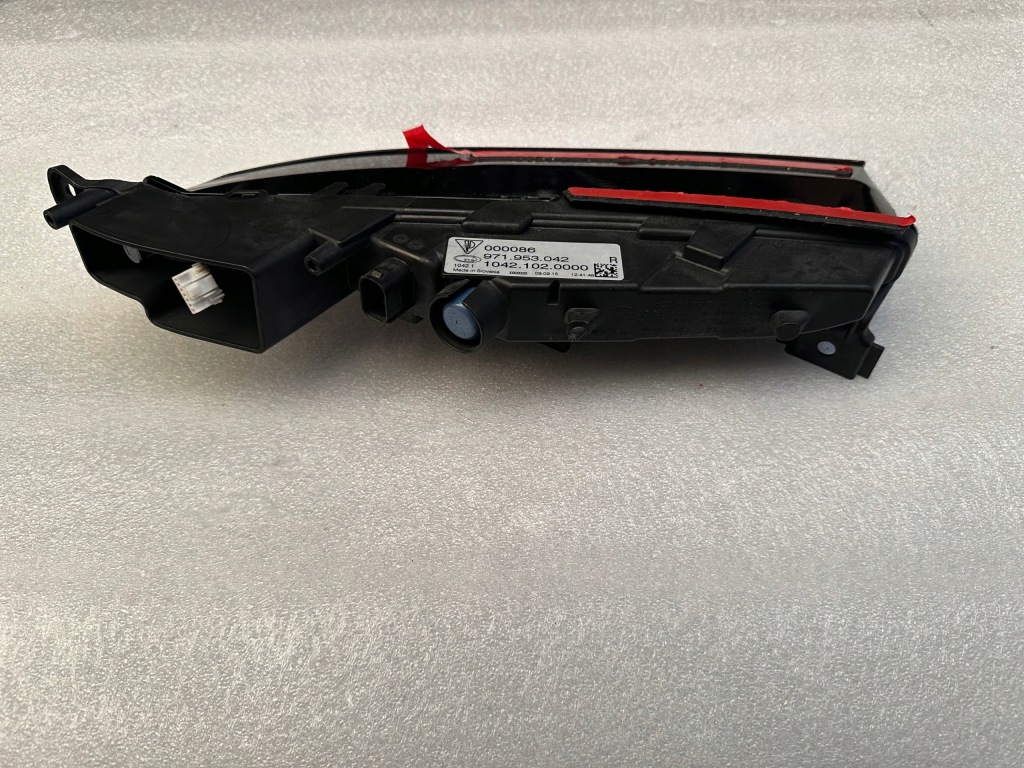 ! porsche panamera фонарь  led drl правое 971953042 ! Оригинал