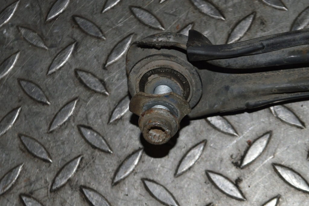 фото №3, Mercedes r172 slk250d 2016 rhd задній правий важіль