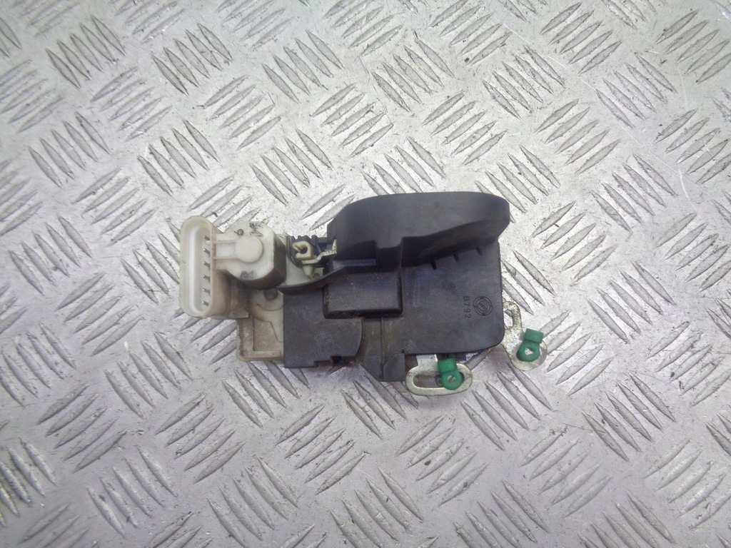 фото №1, Замок дверь левый перед alfa romeo 147 6pin