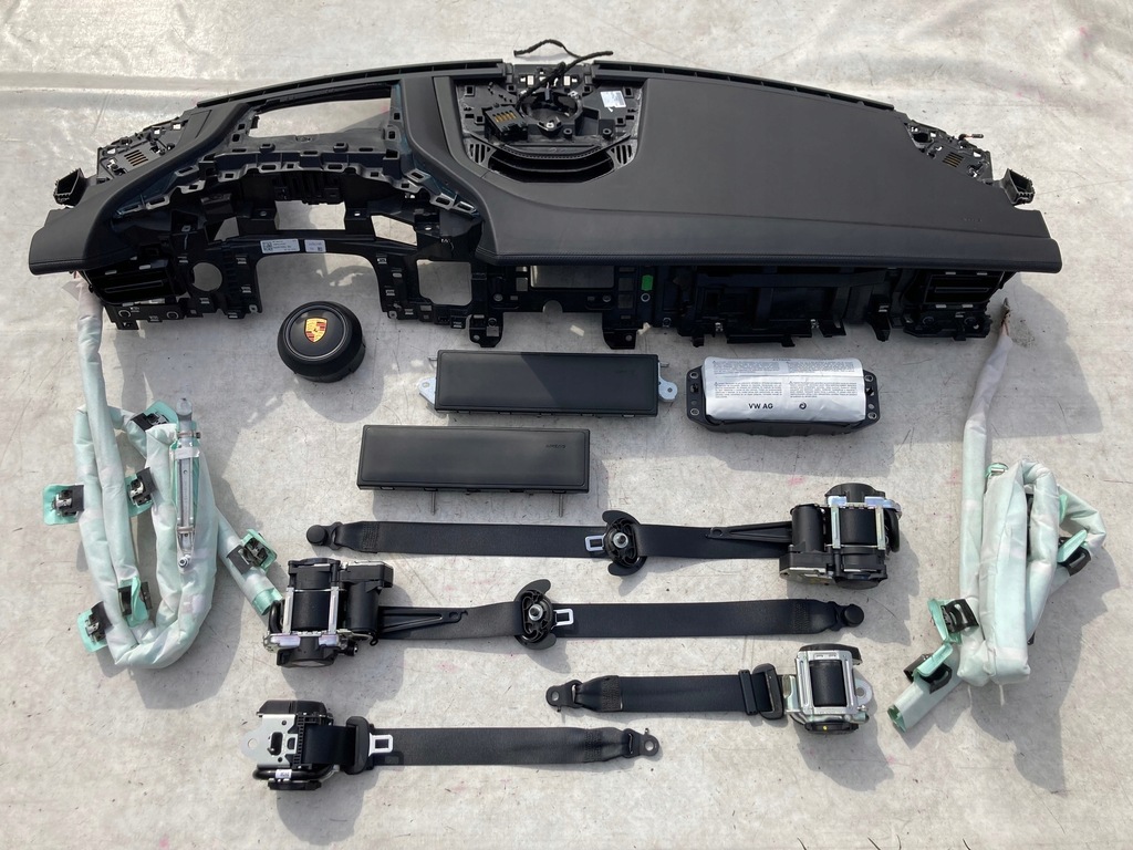 фото №1, Porsche taycan 9j1 hud панель приладів консоль подушки безпеки ремені