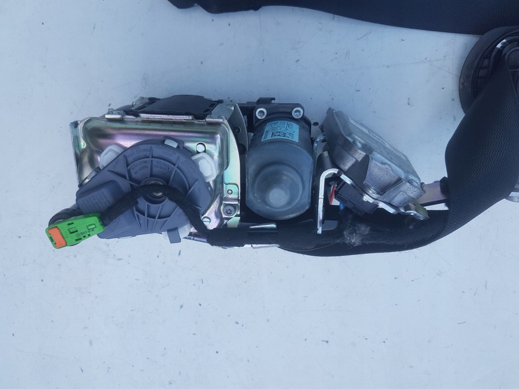 фото №4, Pas натягувач правий перед передній c-klasa w204