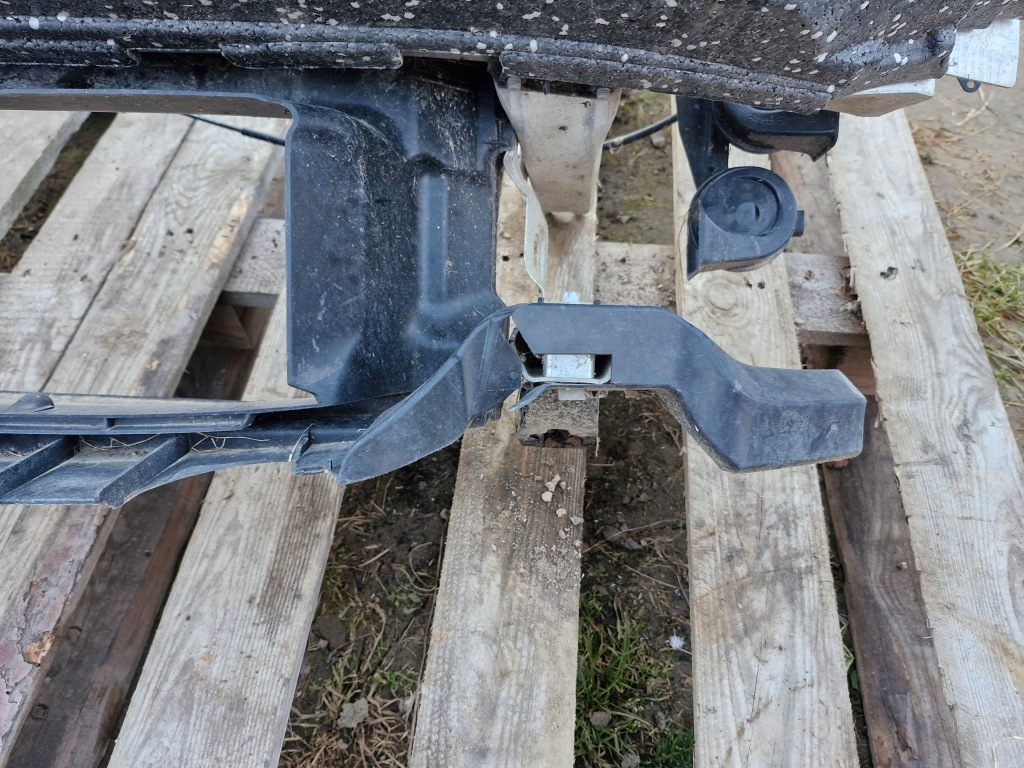 Bmw f20 f21 рестайлінг  lci 118i механічна коробка передач підсилювач ремінь перед передній радіатор kp Ціна