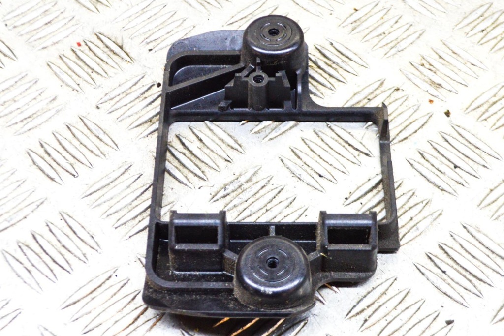 фото №5, Jaguar i-pace x590 ev400 правый кронштейн спортивного жалюзи j9d3-14d453-bf e 2