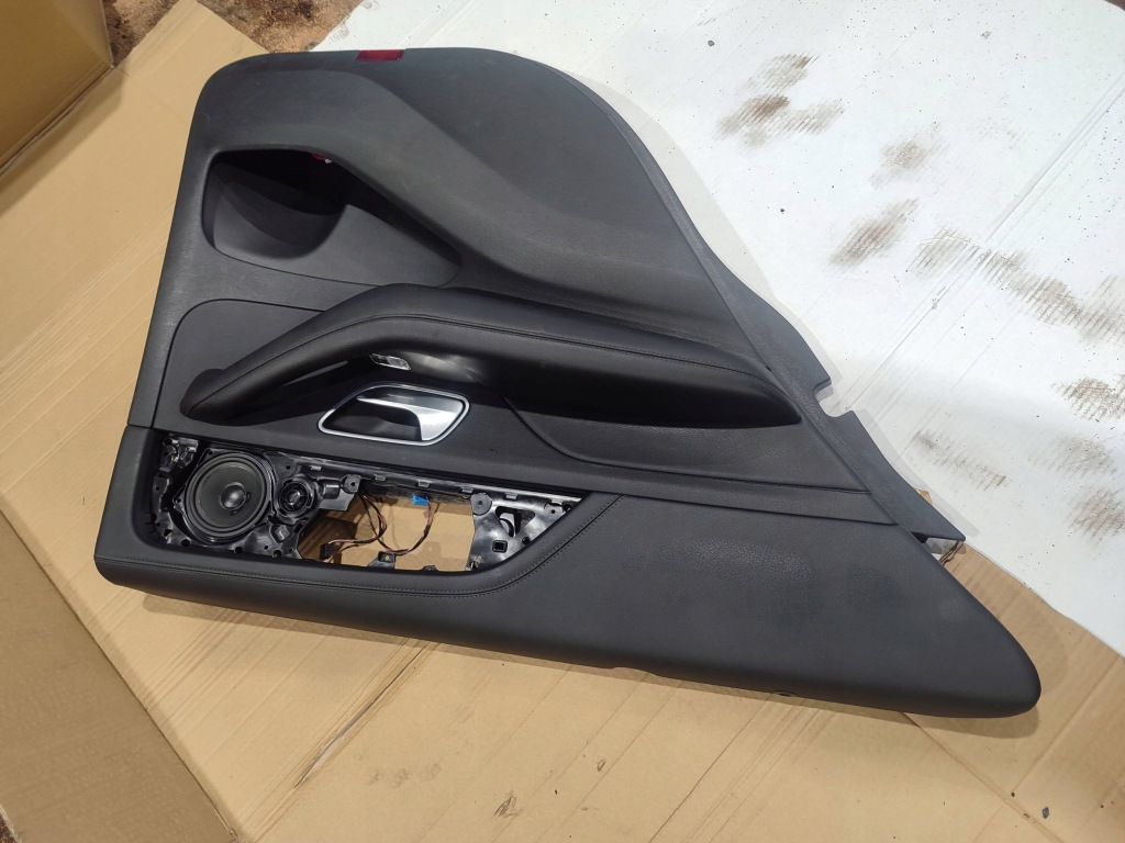 Обшивка двері задніх mercedes-benz gle w167 a1677371901 Зі Шроту