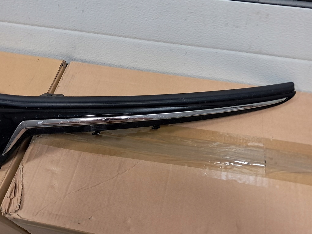 фото №12, Corolla e21 xii sedan 18- лампа правая левая перед линза euro решётка радиатора решётка радиатора