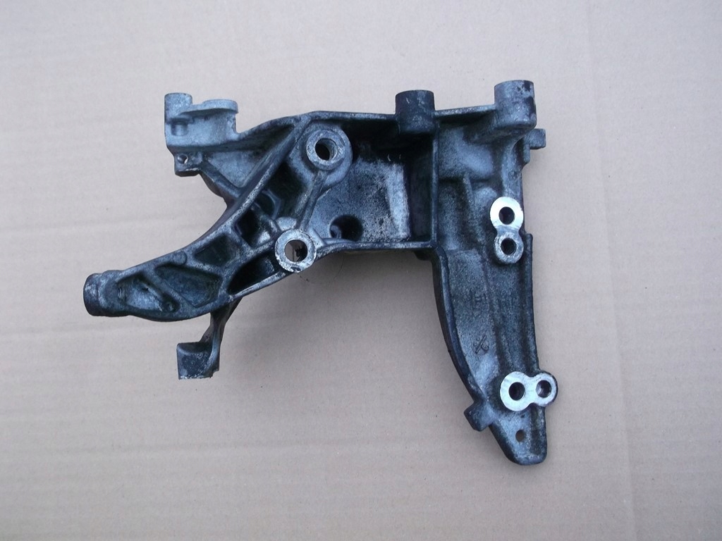 фото №4, Peugeot citroen 1,6 hdi кронштейн кронштейн генератора