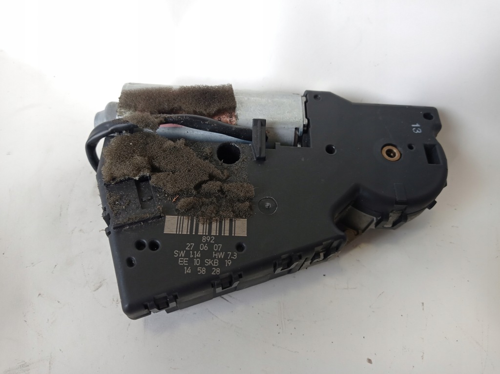 фото №5, Моторчик люк vw polo 9n 6q0959591b