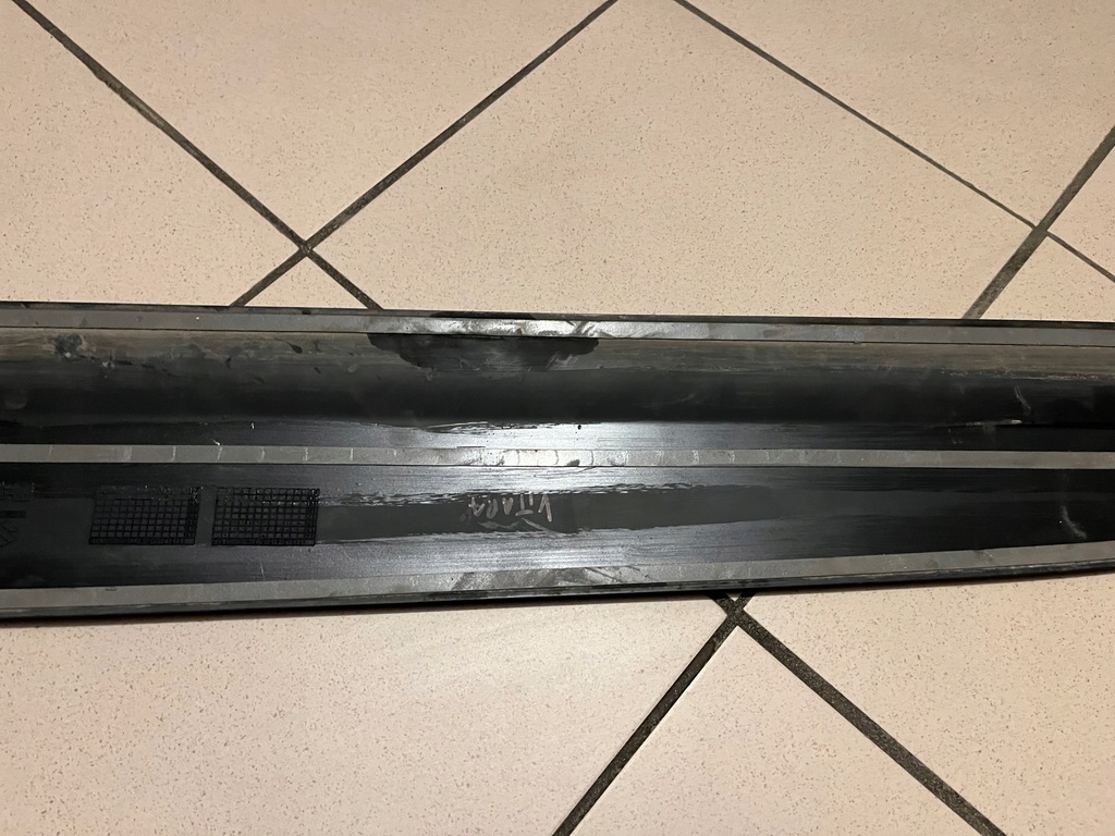 фото №8, Suzuki vitara iii 3 молдинг двері передня права