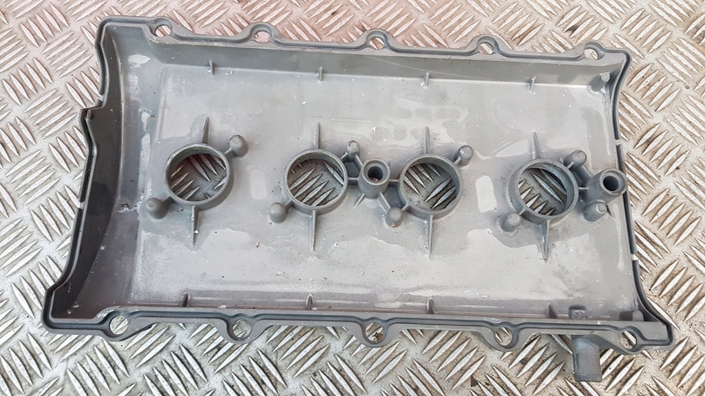 фото №9, Audi a6 c5 кришка клапанів 077103476n a6 c5 a8 d2 4.2