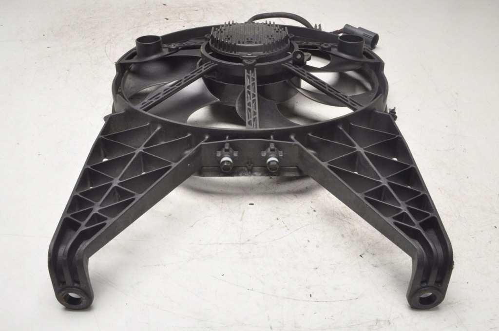 Mp4 spider 3.8 вентилятор радіатора 11l0280cp.02 Оригінал