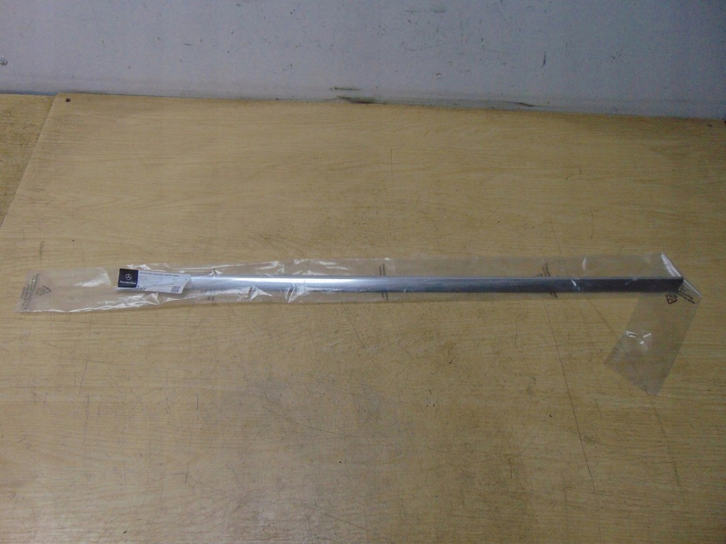 фото №1, Молдинг хром стекло правый задняя mercedes w212 kombi