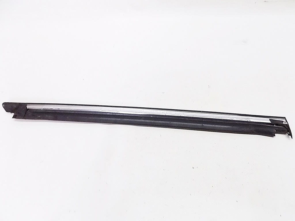 фото №2, Молдинг стекло кузовной правая mercedes r w251