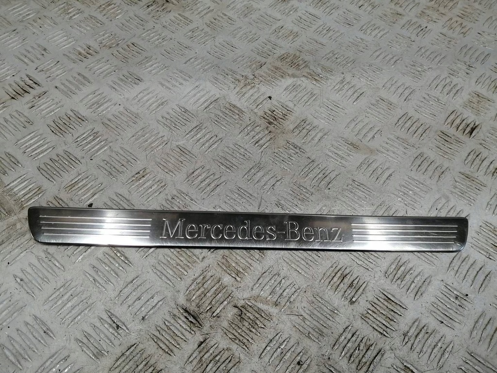 фото №1, Mercedes-benz оригінальний номер a2466800135 молдинг накладка поріг