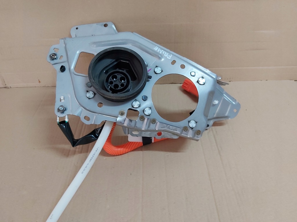 фото №2, Toyota prius iv роз'єм заряджання prime plug in
