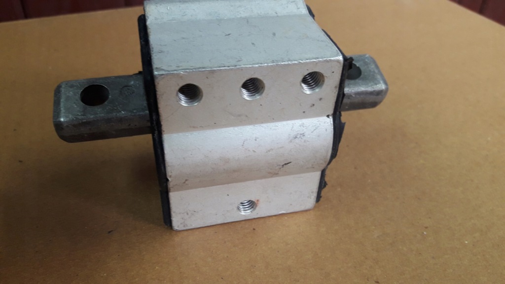 Подвеска автоматической коробки передач с Разборки