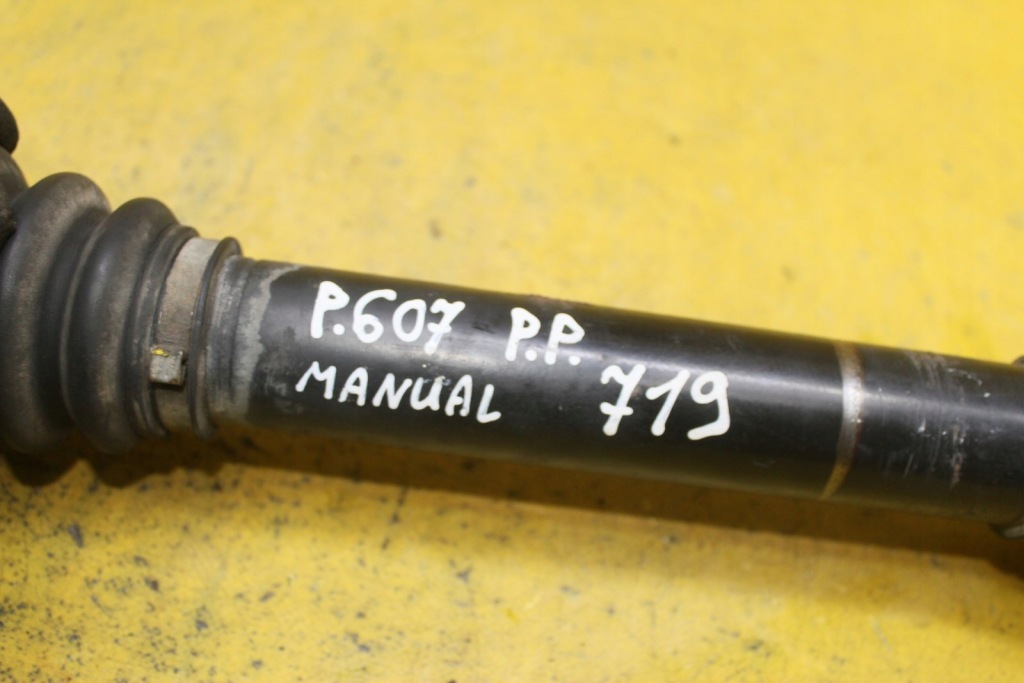 Приводной вал правая  перед peugeot 607 2.2b Недорого