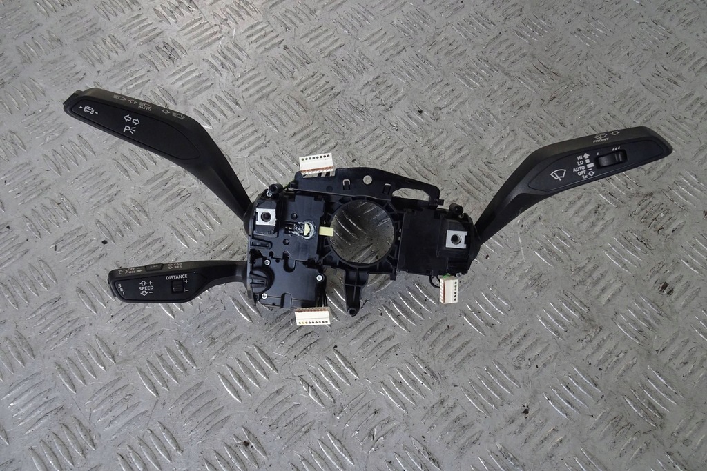 фото №1, Audi q4 e-tron - перемикачі 82a953521me