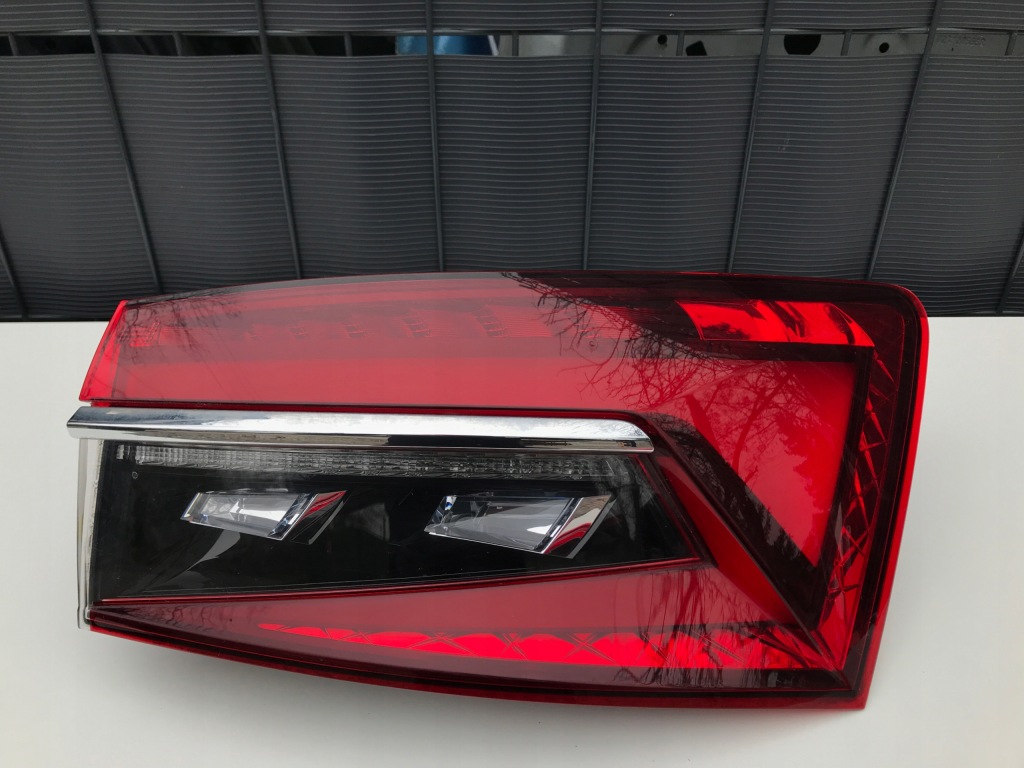 фото №1, Skoda superb 3 3v9 правая лампа задняя lift led 19-