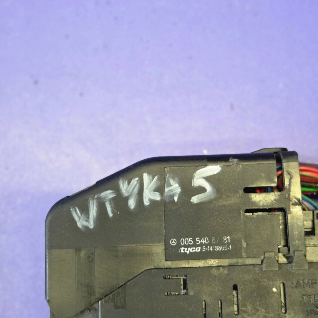 Штекер sterownika/pompy abs mercedes-benz c w204 a2044313912 Недорого