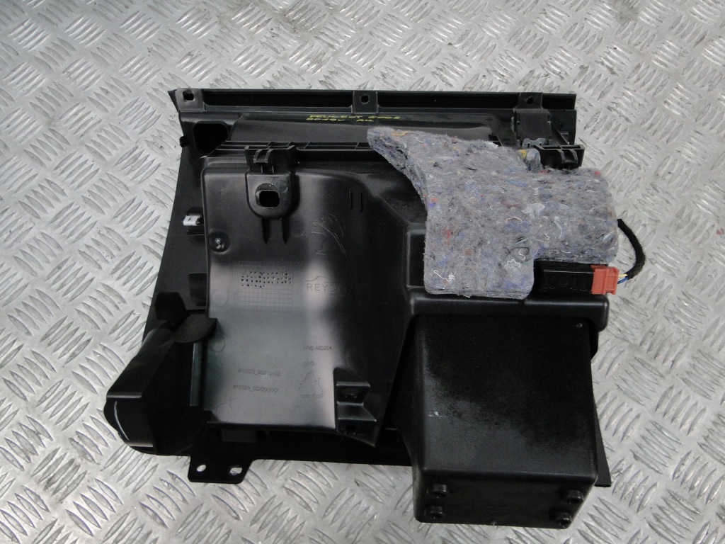 фото №3, Бардачок пасажира peugeot 5008 ii