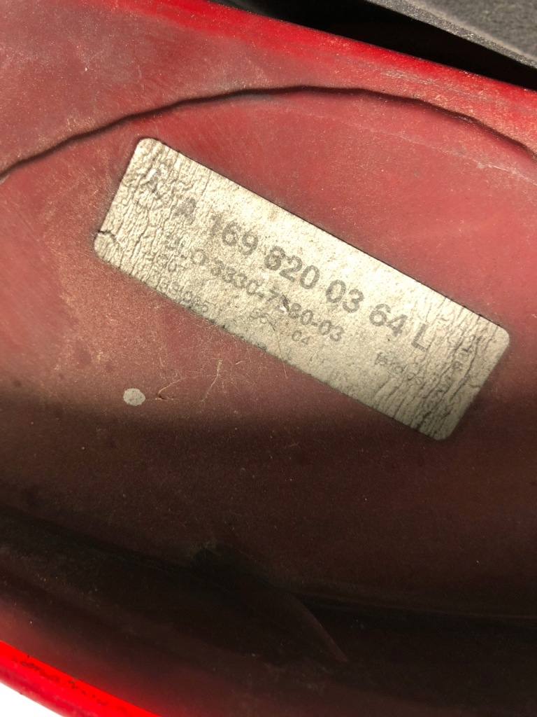 Лампа задня праве 1698200364 mercedes Оригінал