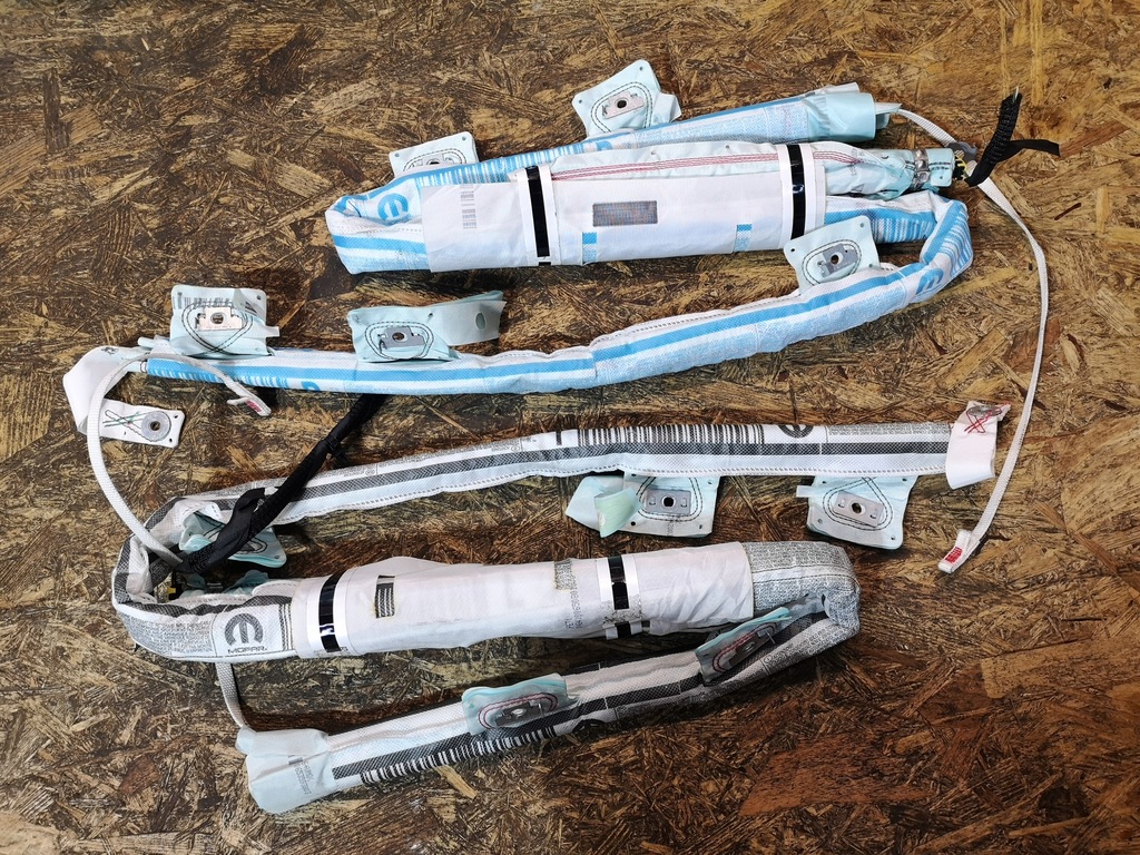 фото №1, Alfa romeo stelvio шторка безопасности правая левая