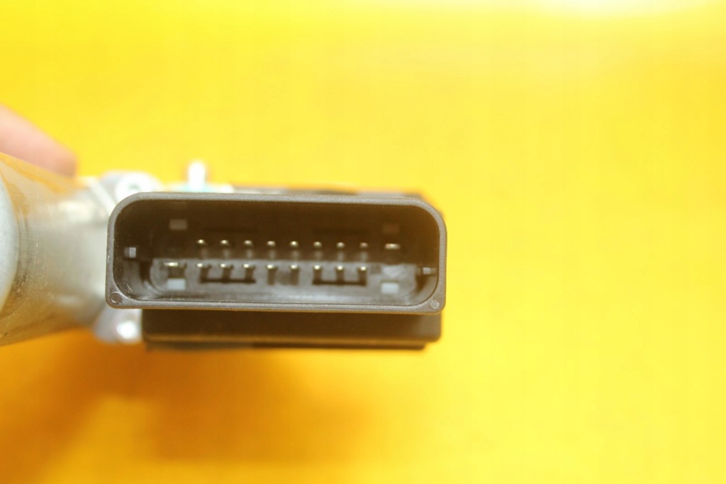 фото №9, Моторчик блок управления стекло правый задняя vw golf vi audi 973622 107 1k0959704ag