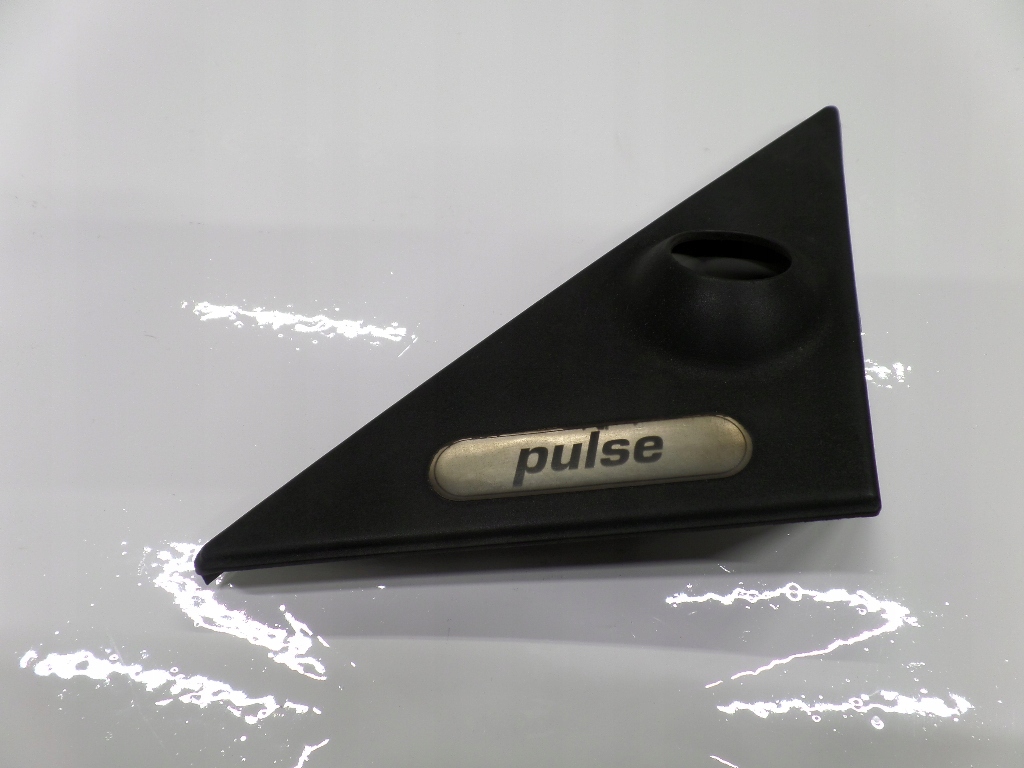 фото №1, Smart fortwo 450 треугольник заглушка крыла левая