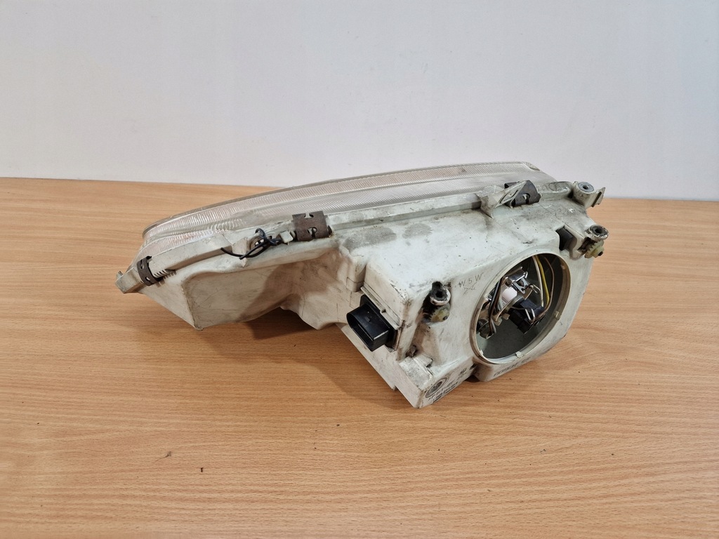 фото №2, Ford galaxy 95-00 rok правая лампа перед фара