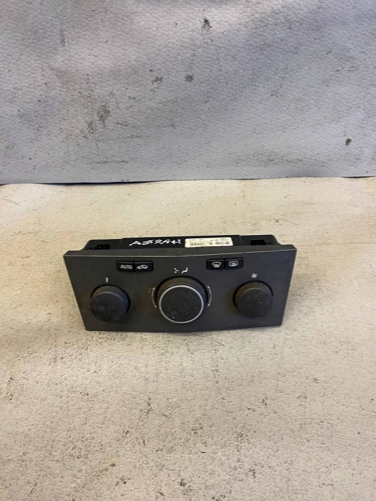 фото №1, Консоль панель обдув opel astra iii h 13122963