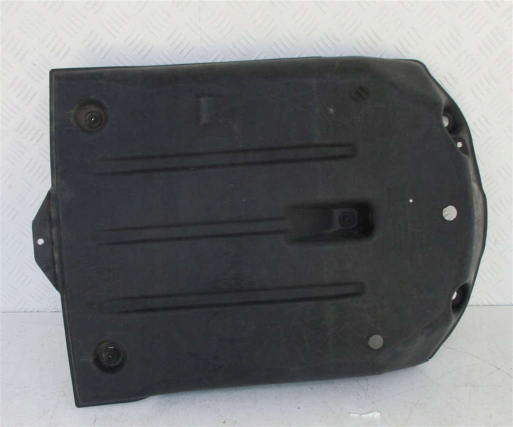 фото №3, Защита подвеска пластик audi rs4 a4 s4 8e0825219g