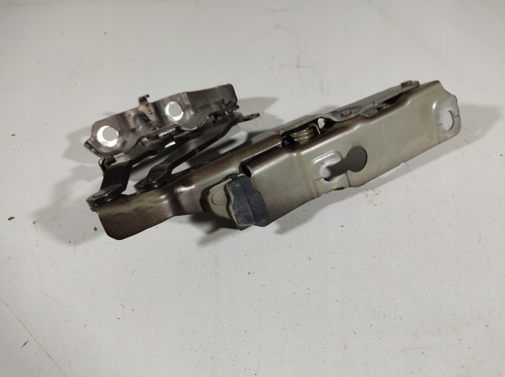 фото №5, Volvo v60 18r- петля капот лівий