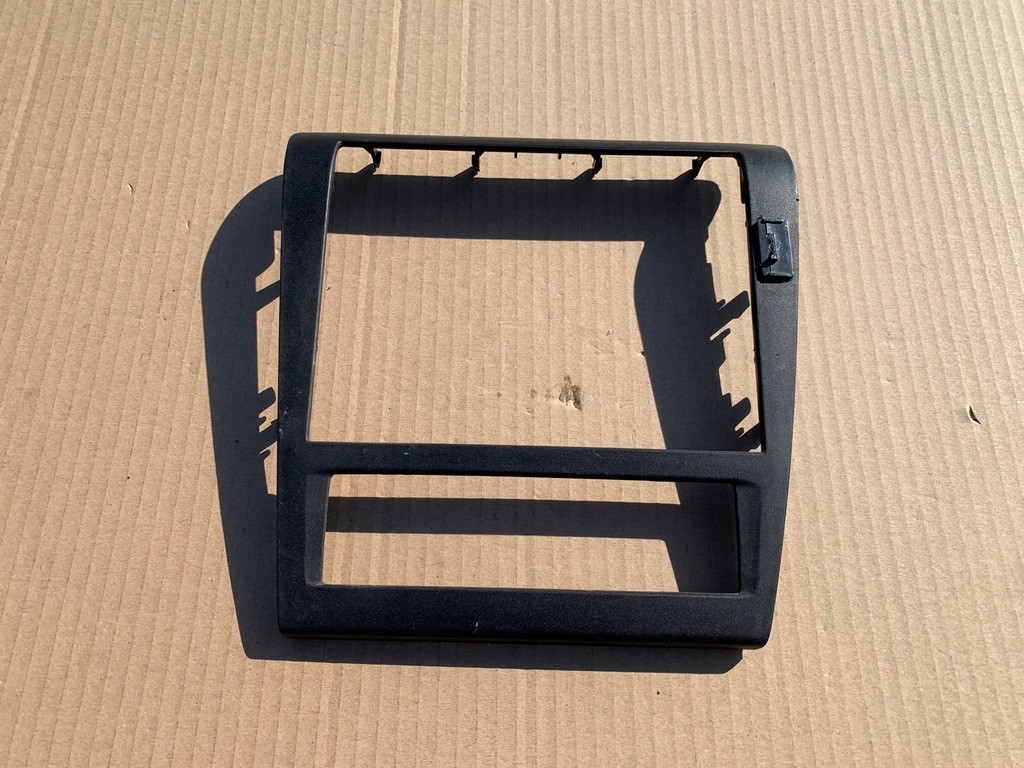 фото №1, Рамка консоли панели octavia i 1 europa ładna оригинал