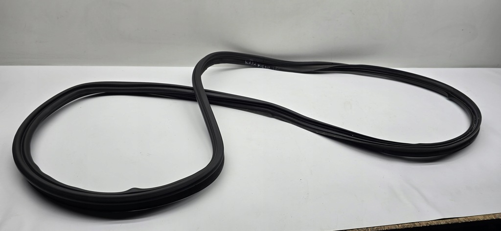 фото №1, Volvo v90 ii прокладка крышки багажника