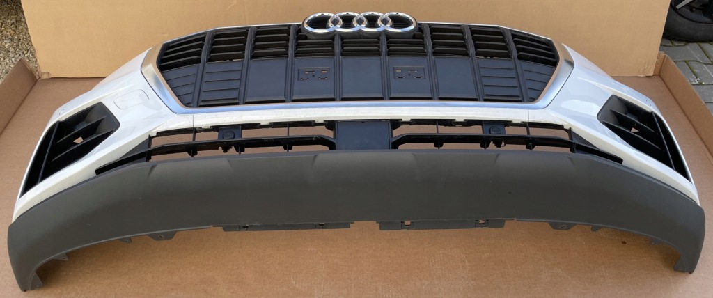 Бампер audi q3 рестайлинг  83a w цвет ls9r pdcx4 bez покраска ideał с Разборки