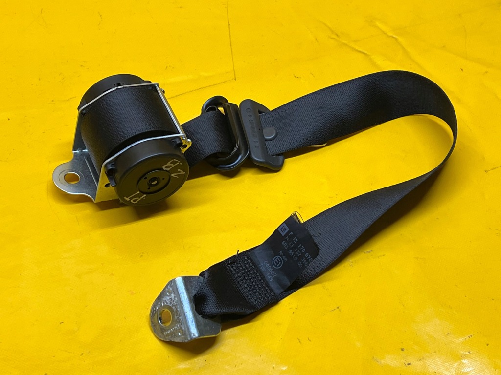 Купить Ремень безопасности правый задний  3 ряд zafira b 06-14r 13178672 .