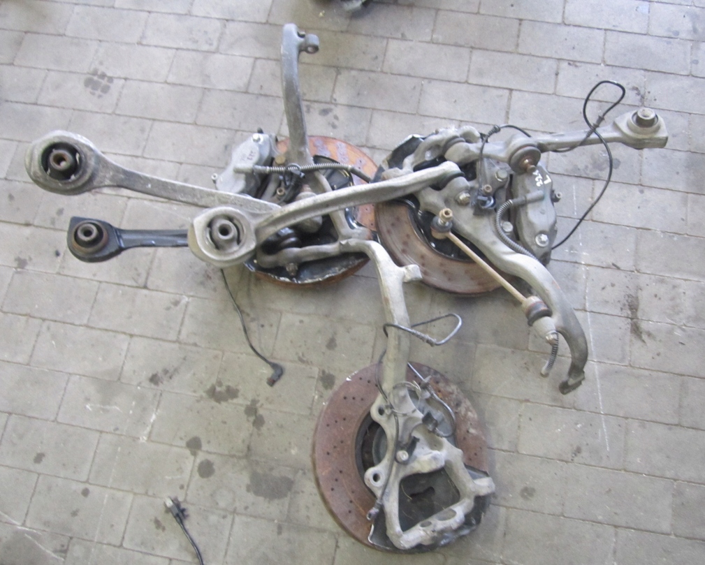 фото №1, Mercedes w221 поворотный кулак рычаг ступица перед левая