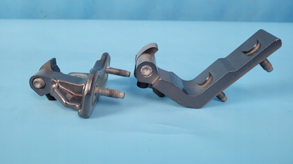 фото №11, Mercedes x247 glb 200 23r петли дверь правый задняя комплект 2szt