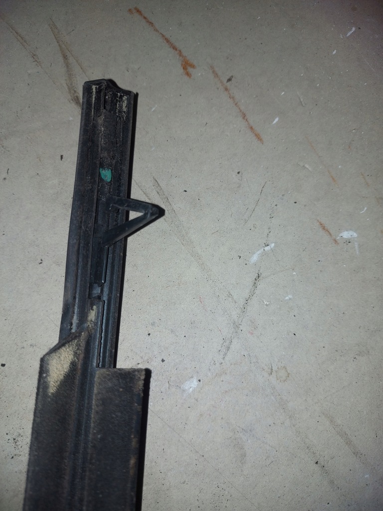 фото №4, Молдинг уплотнитель задняя левая toyota corolla e21 sedan 19-22