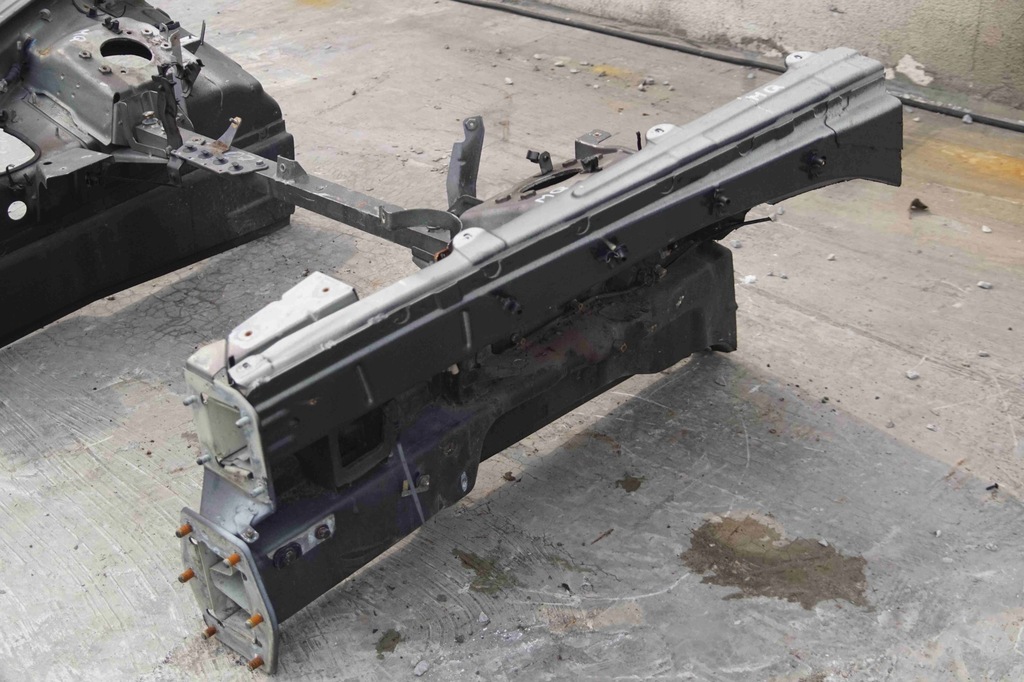 фото №6, Четверть лонжерон l/p maserati quattroporte v 04