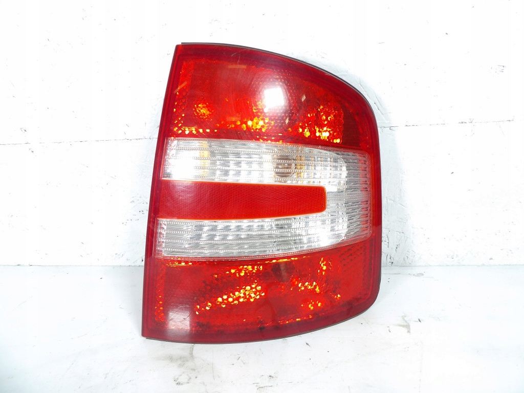 фото №1, Skoda fabia i sedan лампа задня права 6y9945112b