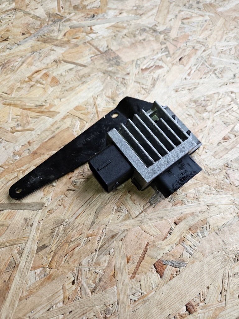 фото №1, Реле свеча накаливания renault 271203982r master movano