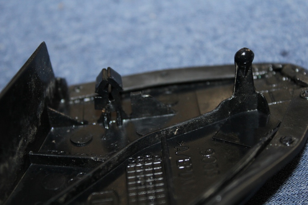 фото №7, Заглушка крыла правая corolla e12 60117-02020