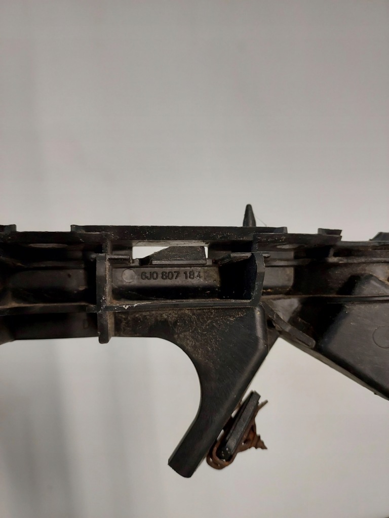 фото №6, Направляющая бампера правый перед seat ibiza iv 6j0807184