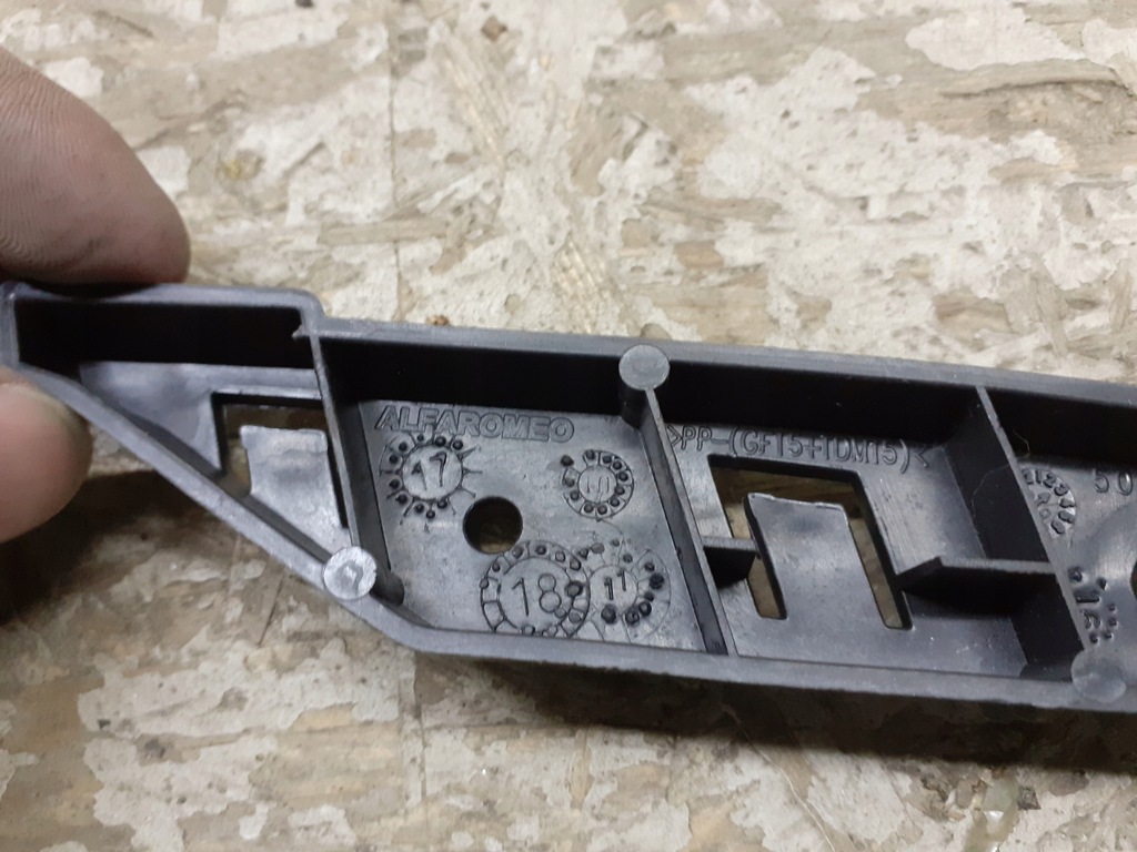 фото №3, Напрямна лівий перед alfa romeo giulietta 50513510