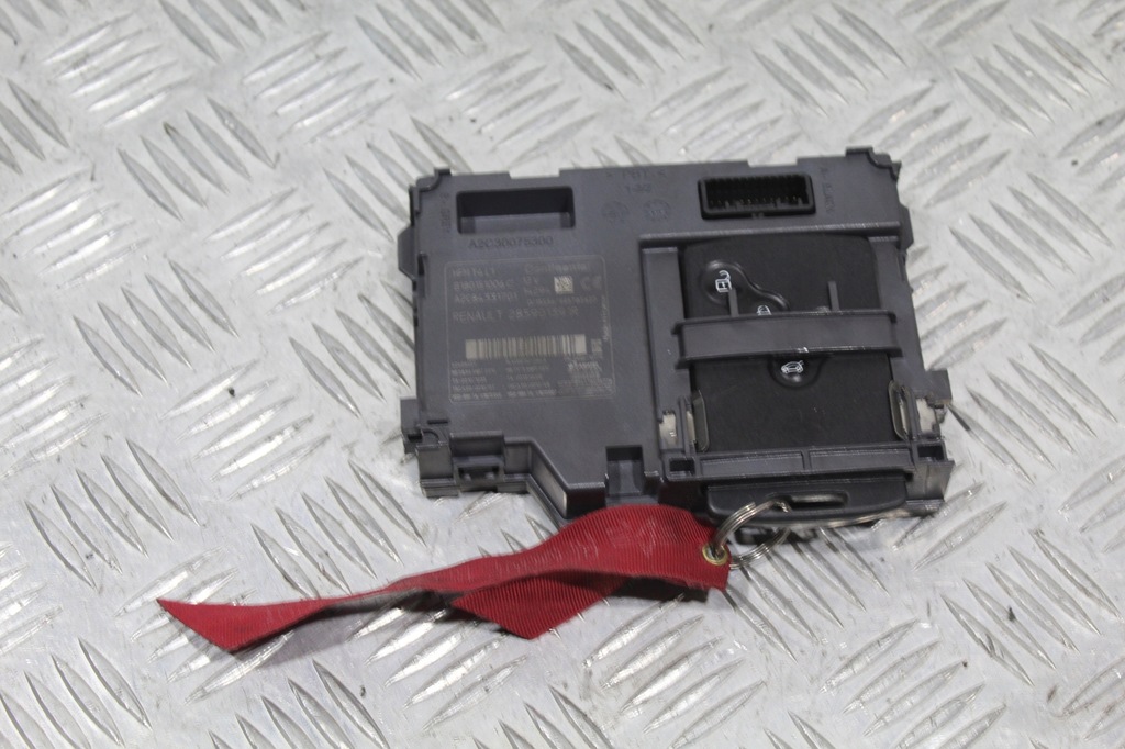 фото №1, Считыватель карта замок зажигания clio iv 285901391r