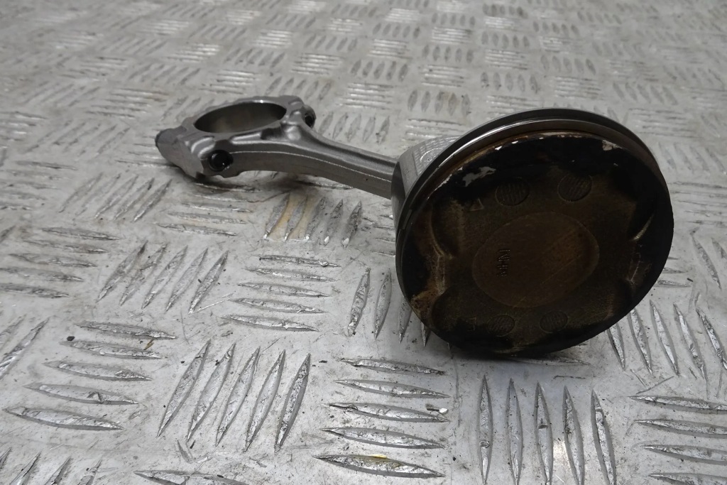 Toyota yaris iii поршень шатун 1.5 b 1nz 12- в Україні